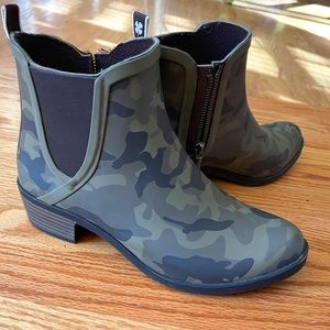 Lucky Brand Womens  Camo Rainboots sz7 medium